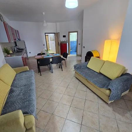 Elvi Apartment *